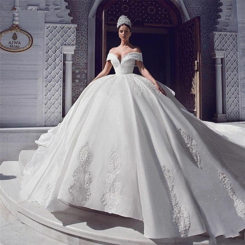 Amazing Cathedral Train Tiered Royal Princess Ball Gown Wedding Dresses Dubai Arabic Lace Sequined Off Shoulder Puff Bridal Gowns Church Formal Vestid