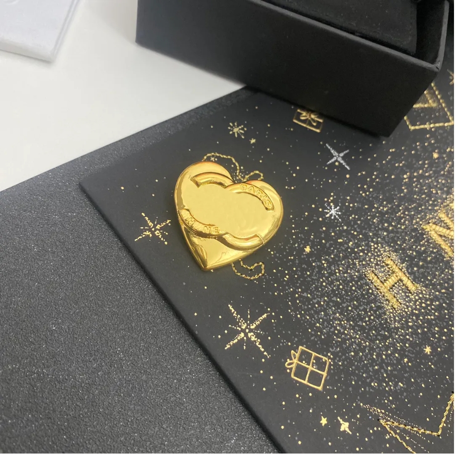 Luxury Famous Designer Brand Brooch Retro Fashion Classic Letter Brooches Suit Pin Clothing Decoration Jewelry Accessories Gift High Quality 20style