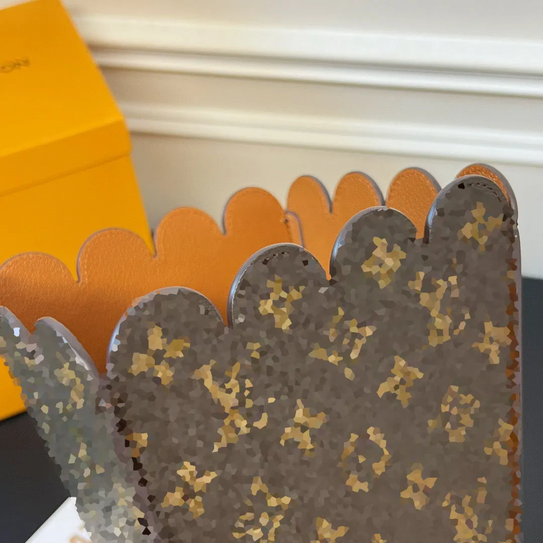 Basket Designer Desktop Popcorn Decoration Brown White Classic Letter Leather Vase Home Happiness Decoration Miscellaneous Storage Flower Basket