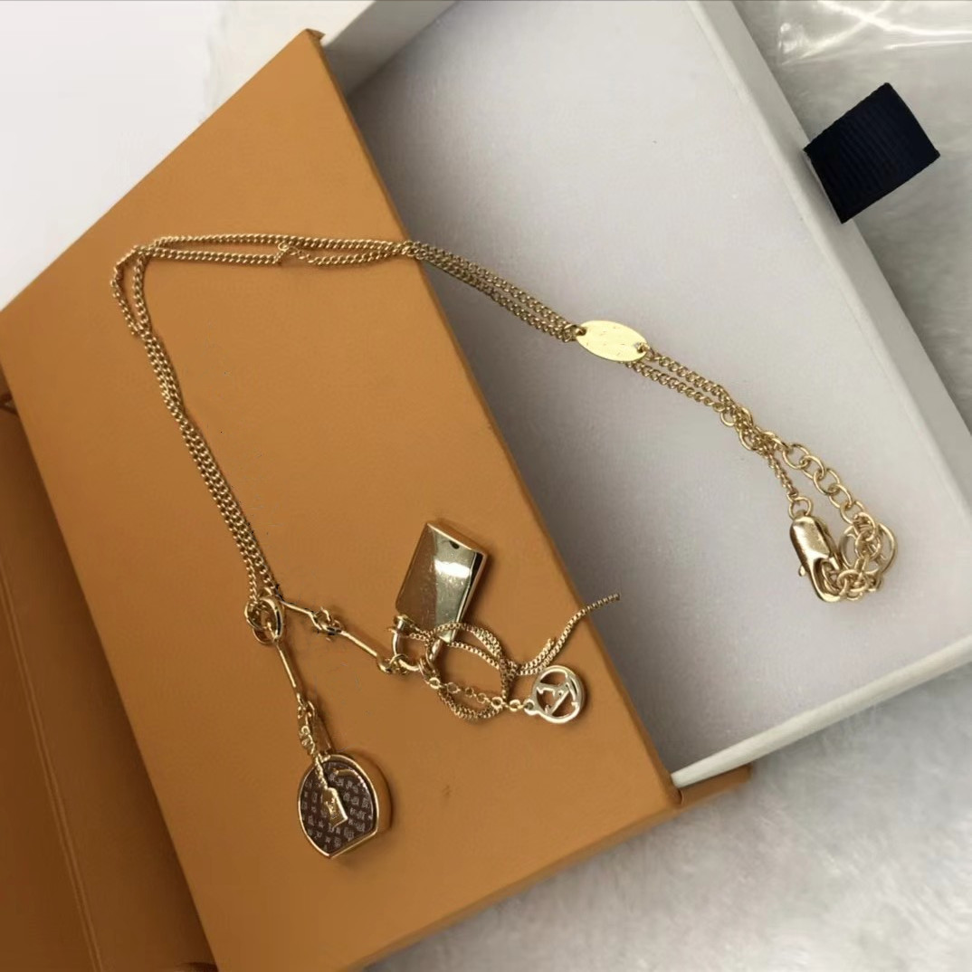 19 luxury couples, high-end, stylish, men's and women's stainless steel pendant items, preferred for parties and travel-007