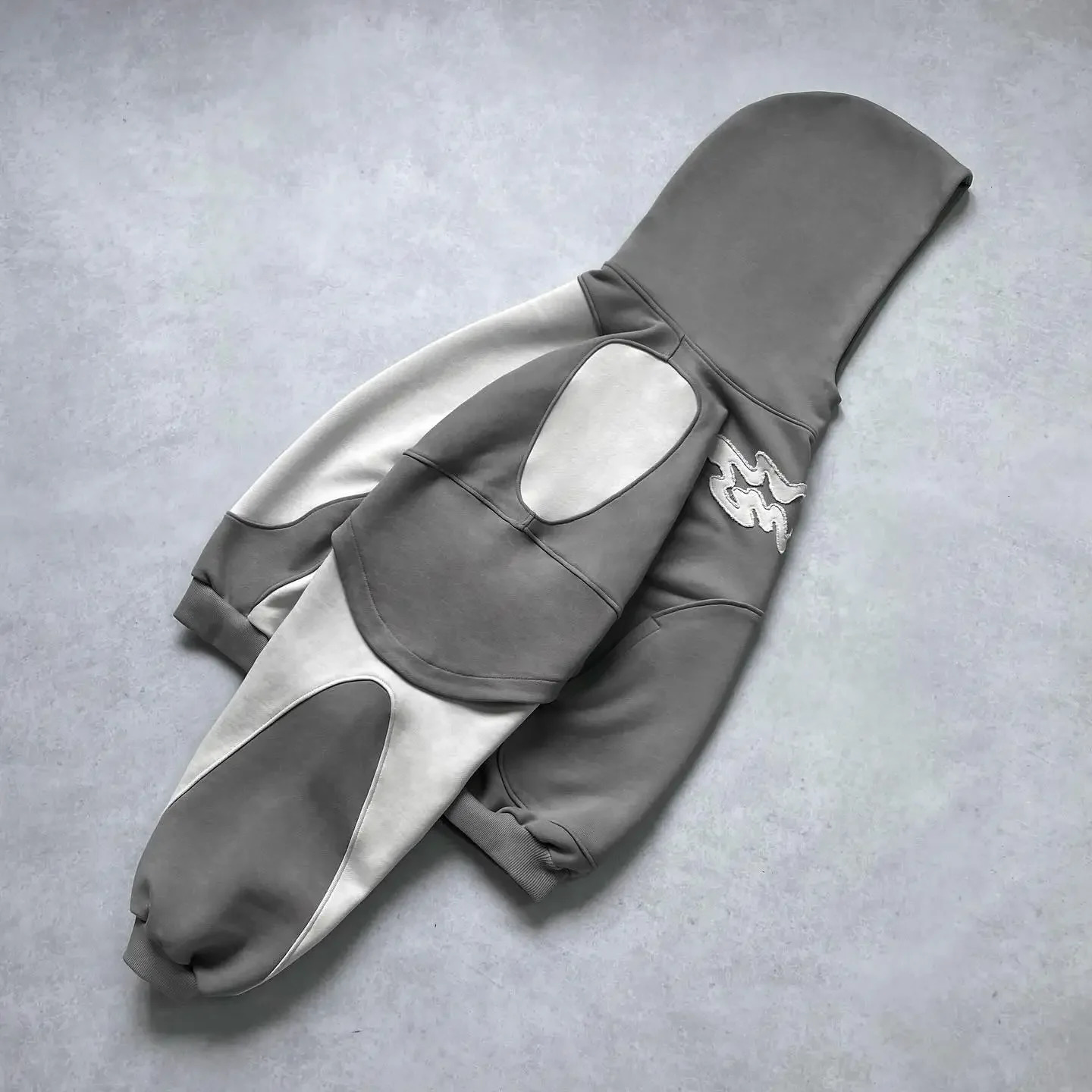 2024 Y2K Harajuku High Street Fashion Patchwork Embroidery Pattern Loose Hoodie Mens Punk Hip Hop Gothic Sweatshirt 240709