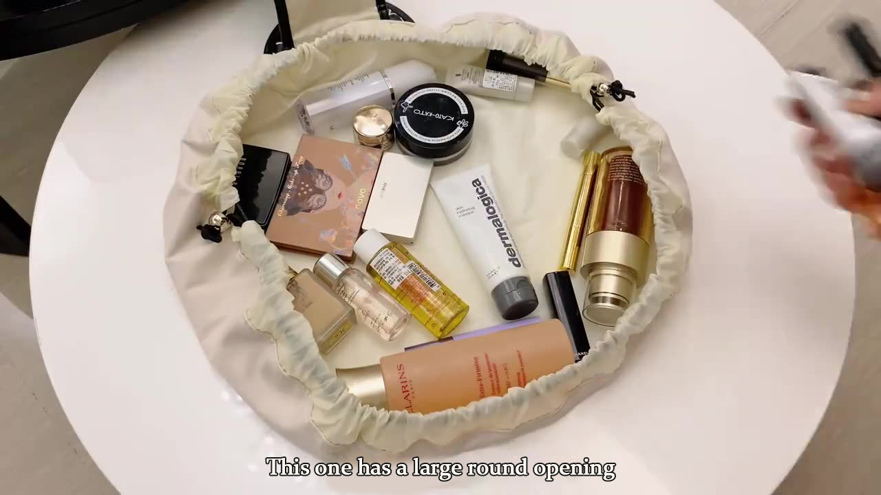 High-color cosmetic bag wash bag large capacity waterproof portable storage bag oversized senior light niche travel bag