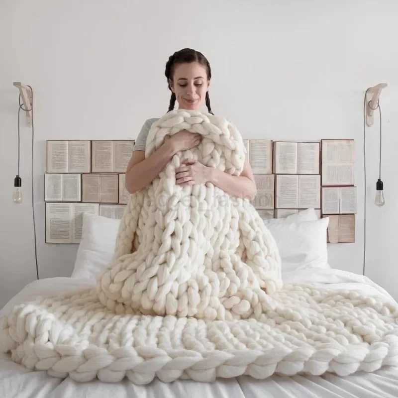 Handmade Cozy Knit Blanket Thick Yarn Wool Throw for Bed Sofa Couch for Bed Sofa CouchB270712