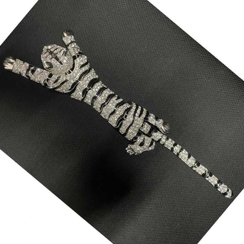 Other Fashion Accessories WEIMANJINGDIAN New Arrival in Gold or Silver Colored Rhinestone Plated Large Tiger Shoulder Decorative Chest Jewelry J240712