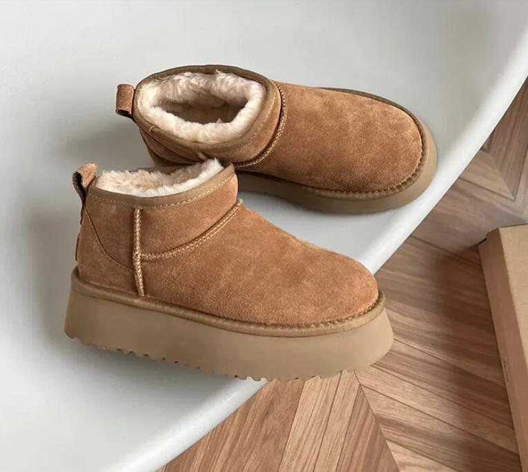 Man Women ultra mini Platform snow Boots classic Sheepskin Plush casual keep warm boots with box card dustbag snow shoes Beautiful Gift