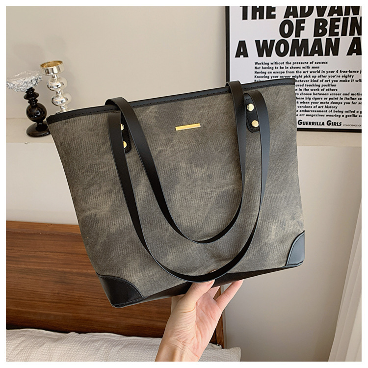 Fashionable casual capacity tote for women's new 2024 large with a sense of luxury and niche commuting bag, trendy shoulder bag #15 swissmilitary