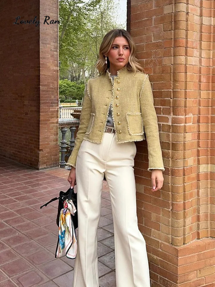 Elegant Tweed Womens Jackets Coat Fashion Tassel Single Breasted Stand Collar Pockets Female Jacket Autmn Lady Outwear 240704