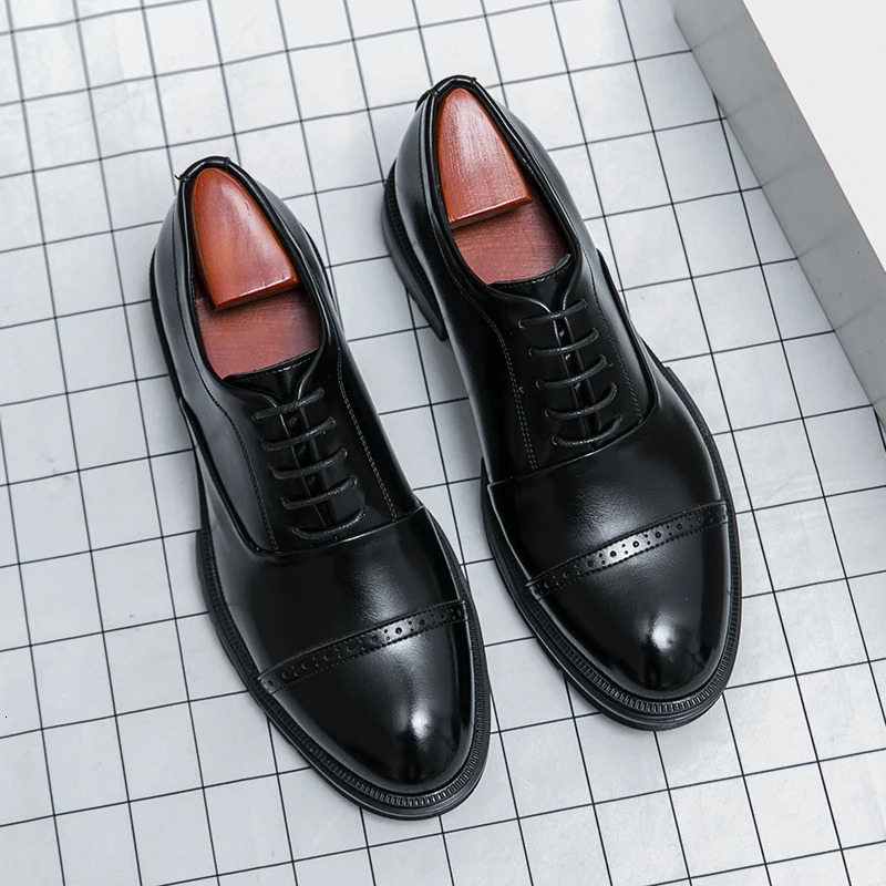 British Style Leather Shoes Men Formal Leather Brown Business Shoes Male Fashion Mens Dress Shoes Men Loafers 240708