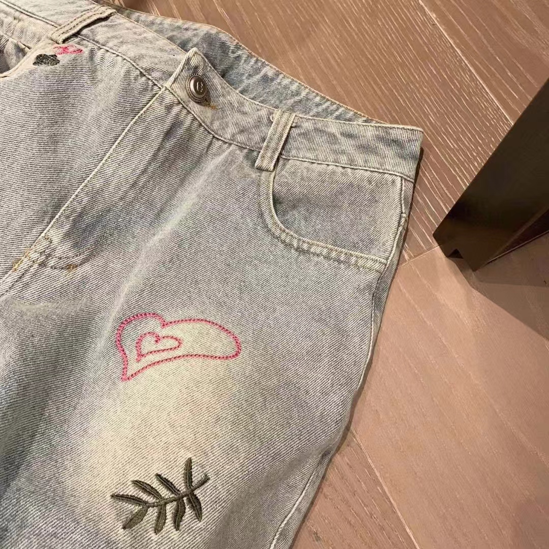 2024 Summer Xiaoxiang Casual Simple Embroidered Woolen Edge Cowboy Shorts