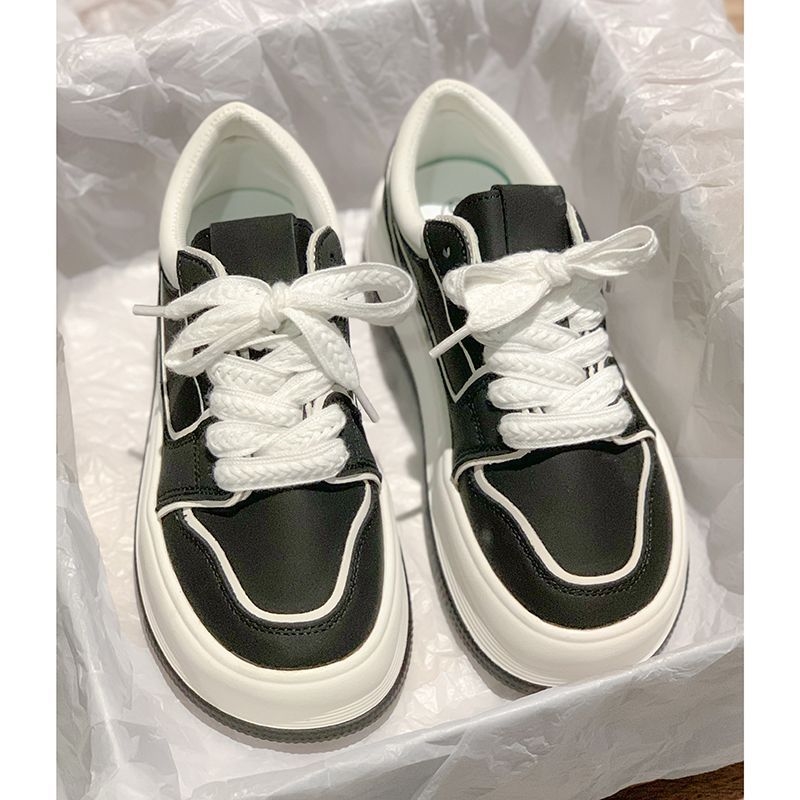 Designer Black White New Round Toe Versatile Casual Shoes For Women In Spring Autumn And Winter Free Shipping