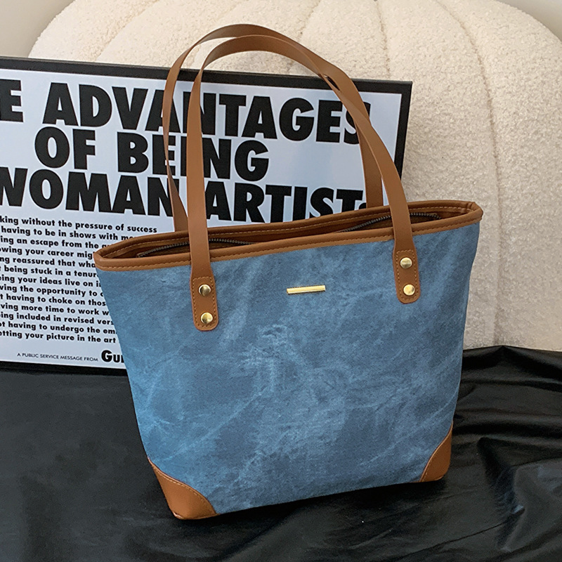 Fashionable casual capacity tote for women's new 2024 large with a sense of luxury and niche commuting bag, trendy shoulder bag #15 swissmilitary