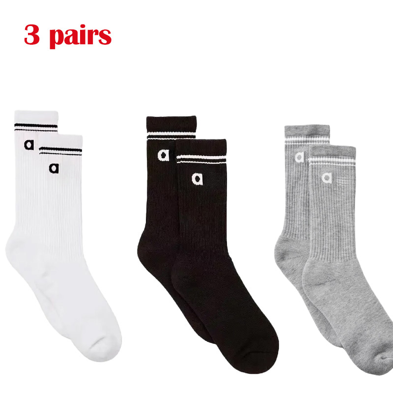 A Designer Half-Crew Throwback Women Sport gym Cotton Medium Tube Grip Sock white run Letter man sock soccer