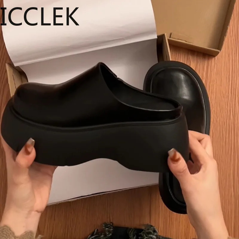 Platform womens mule slider fashionable and elegant slider thick bottom slider womens casual street style sandals 240713