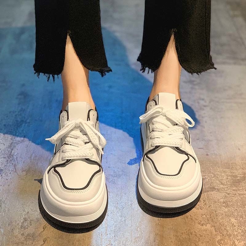 Designer Black White New Round Toe Versatile Casual Shoes For Women In Spring Autumn And Winter Free Shipping