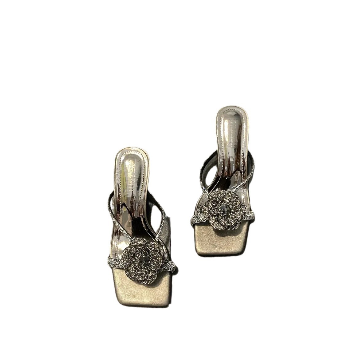 Luxury designer shoes in black and white Beautiful crystal women's 2024 new rhie camellia flip ps summer skirt wear high heels