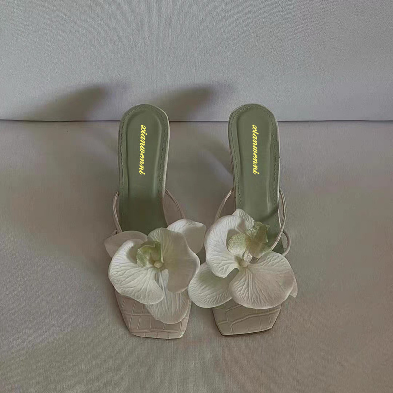 Elegant style red high heels women's 2024 new flower clip toe high heels summer with skirt wear high heeled sandals