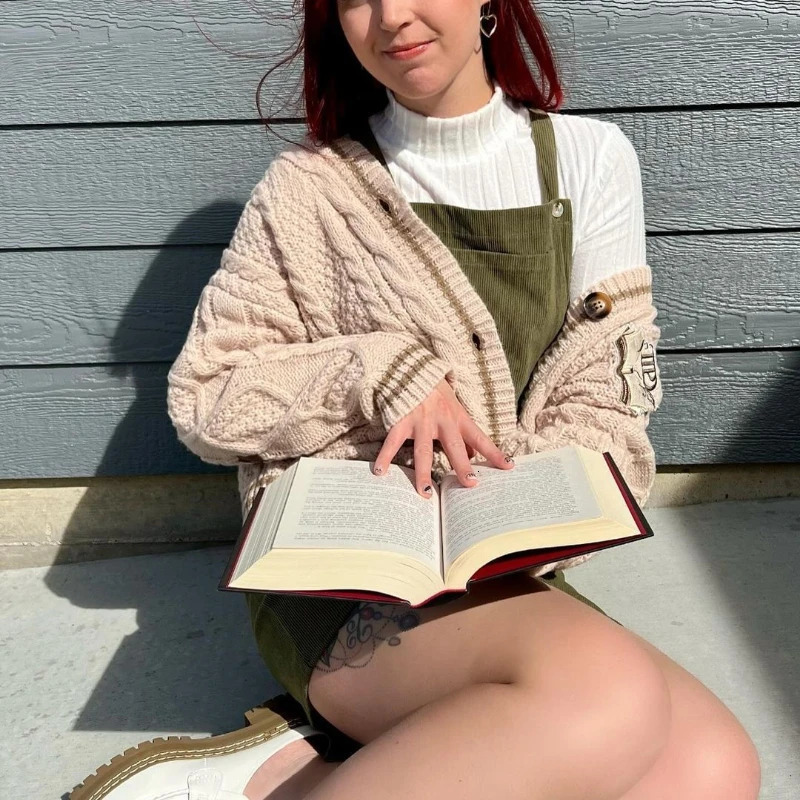 Autumn Women Trend High Quality Loose Fitting Floral Embroidered Knitted Cardigan Y2k Regulai Fit Beige Cardigans Female 240712