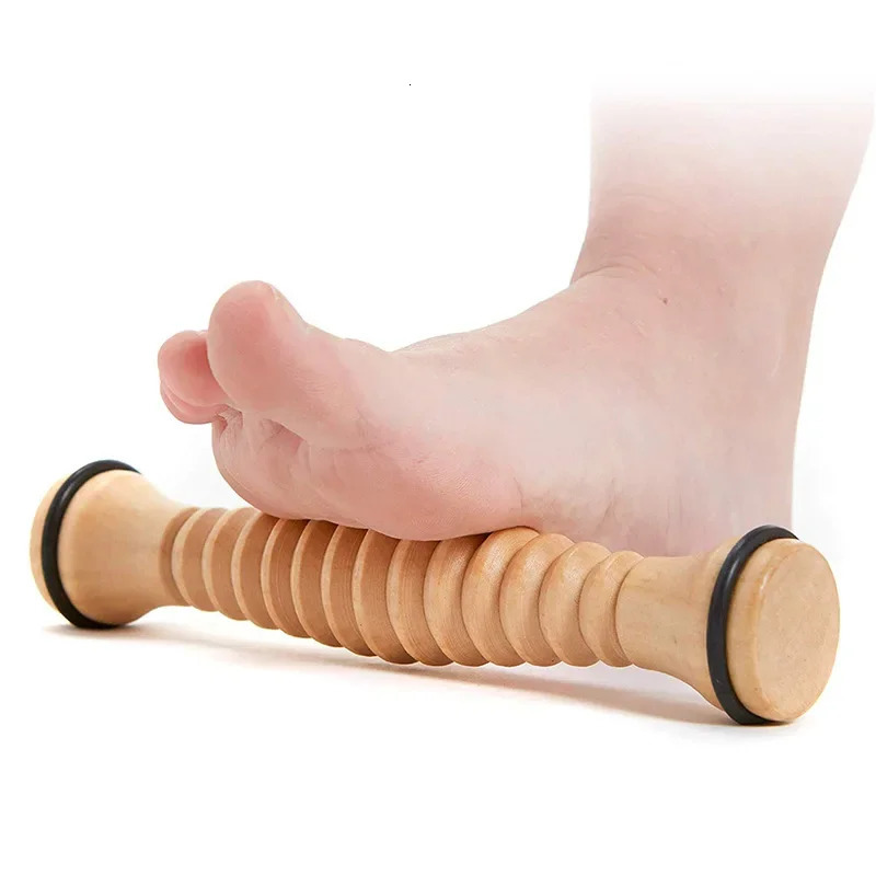 Wooden foot massage roller used for relieving deep tissue pressure in the foot fascia massage tool foot massage Rpller for relieving pressure 240713