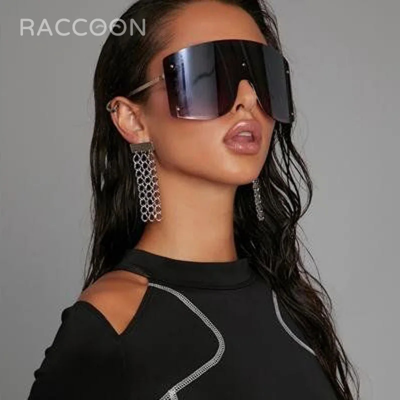 Oversized Women Blue Yellow Gradient Huge Sunglasses Curved Fashion Rimless Metal Shades Personality Massive Female Eyewear Prop 240711