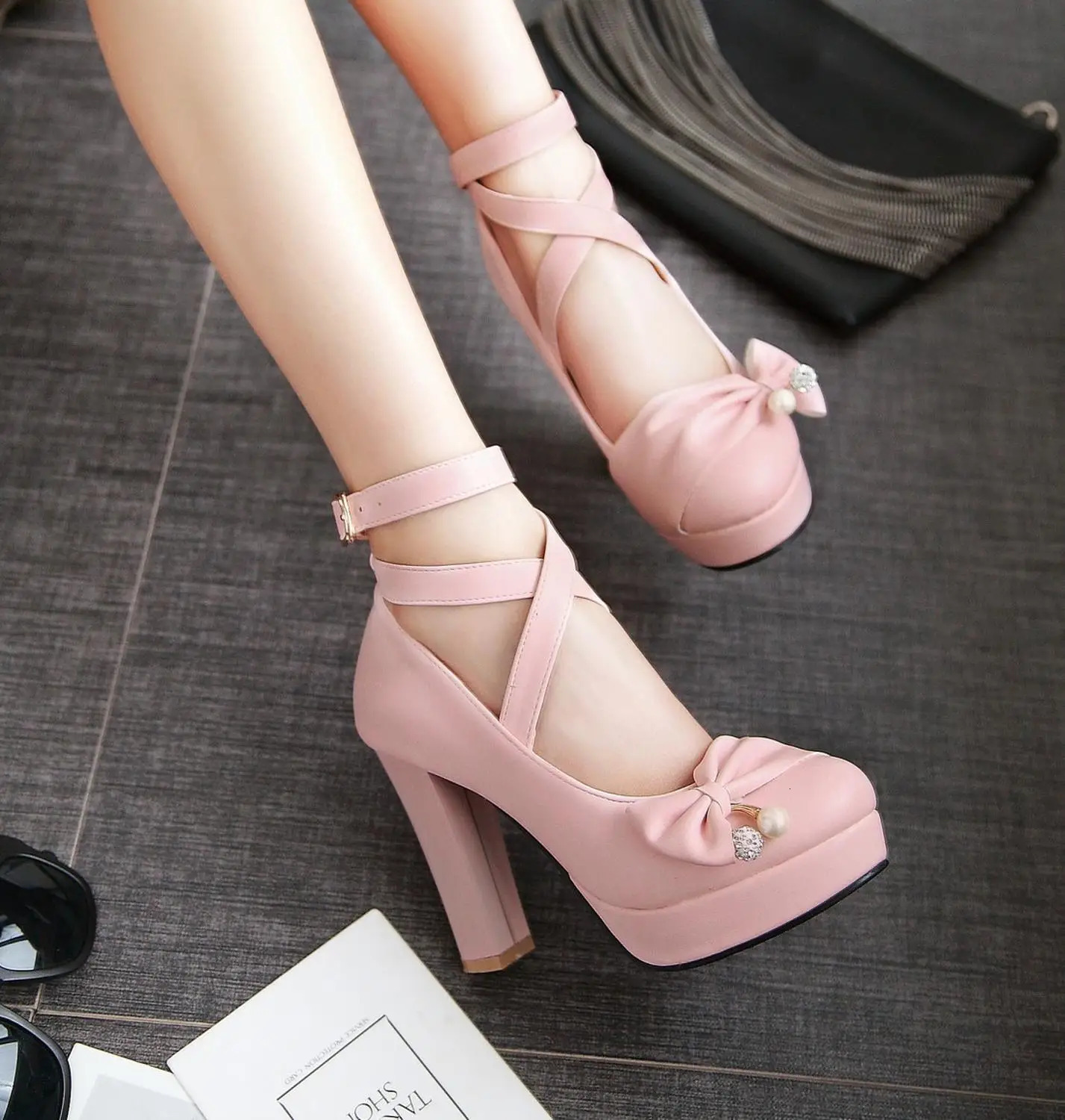 South Korean Harajuku Girls Sexy High Heels Student Shoes Round Toe Sweet Fur Leather Shoes Role Play Gongjie Princess Lolita Shoes 240704