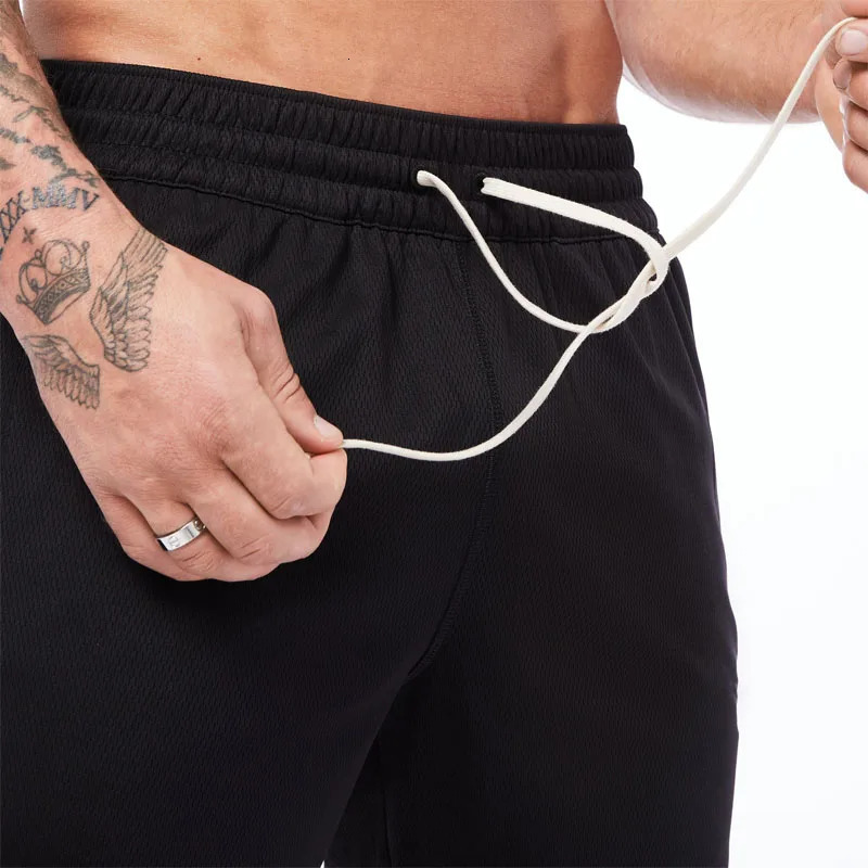 Sport Shorts Men Quick Dry Sportswear Training Soccer Jogging Fitness Gym Shorts Men Breathable Bodybuilding Running Short Pants 240709