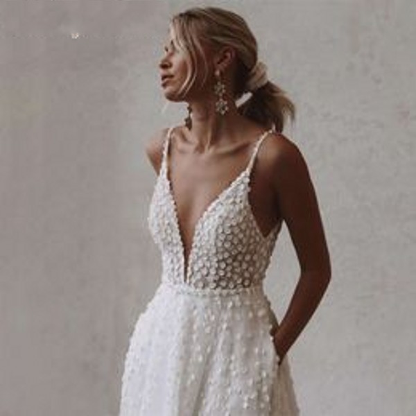 Elegant Tulle Wedding Dresse With Pocket Deep V-Neck Spaghetti Strap Bridal Gowns Beach Open Back Vestido De Novia Sweep Train 0218
