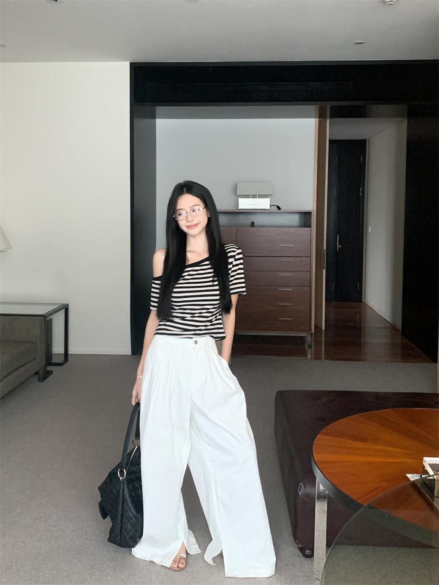 Slant striped sleeved T-shirt for women's summer 2024 stunning off shoulder short top