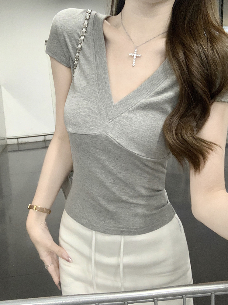 Sweet, cool spicy girl style V-neck curved splicing T-shirt slim fit and slimming short top