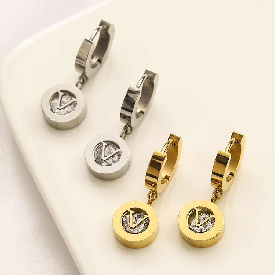 Classic Letter Charm Earring Luxury Designer Stud Earrings Elegant Women Premium Jewelry Earrings Gift Couple 18k Gold Plated 925 Silver Hot Brand Accessories