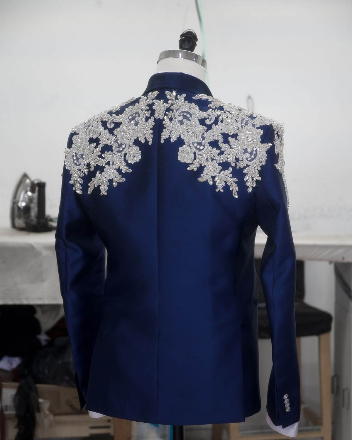 Formal Men Wedding Suits 2 Pieces Appliques Custom Made Handsome Wedding Tuxedos For Business Groom Wear