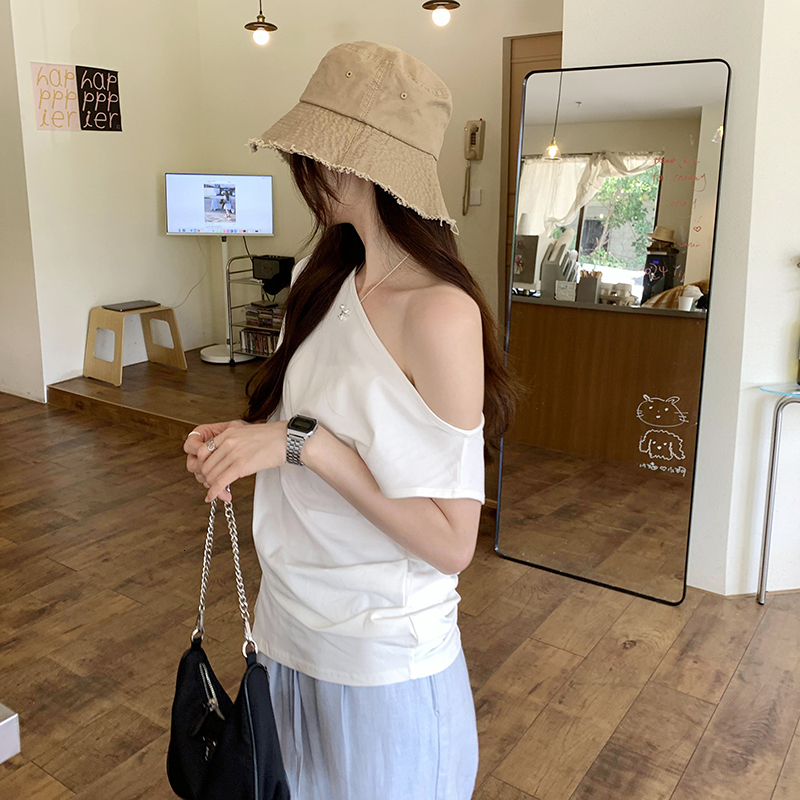 Side seam slit irregular off shoulder short sleeved T-shirt for women's summer new niche lazy style, stunning top