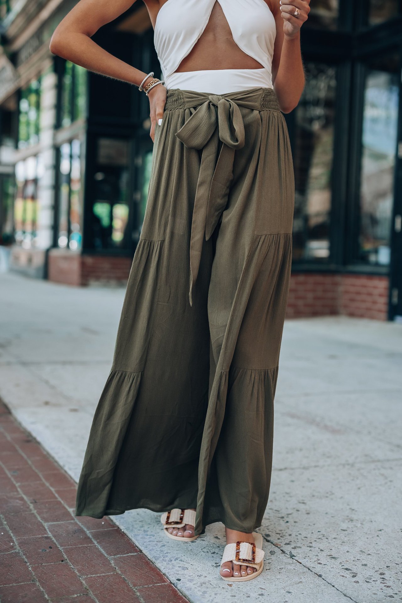 2021 Women's Autumn Winter New Casual Elastic Pants with Loose Straps and Solid Color Pleats College Style Sport Plaid Trousers Half Pants for Me