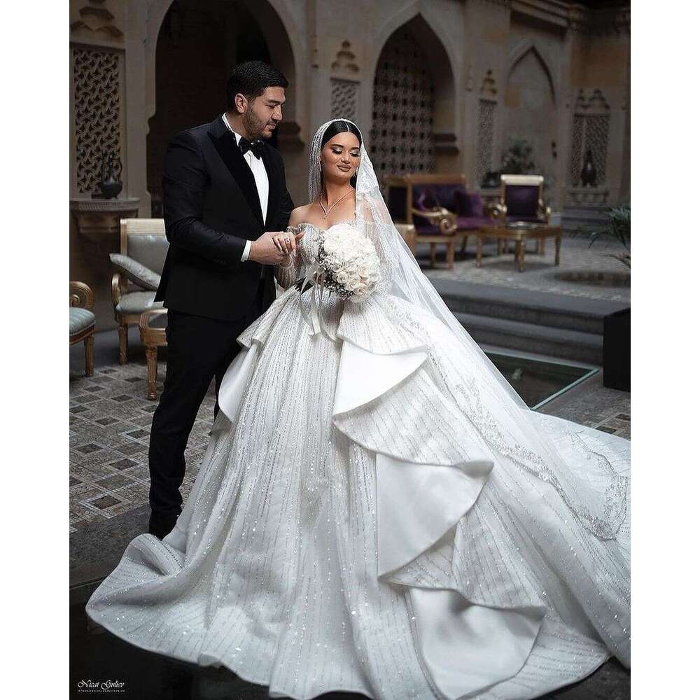 Princess Ball Gown Wedding Dresses Sexy Sweetheart Bridal Gowns Custom Made Sequins Appliqued Lace Sweep Train Robe De Mariee