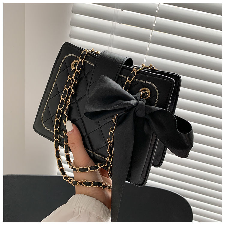 2025 Designer Spring Silk Scarf 3 for Women 2022 New Trendy Fashion Dia Grid Chain Texture Single Shoulder Underarm Crossbody Bag