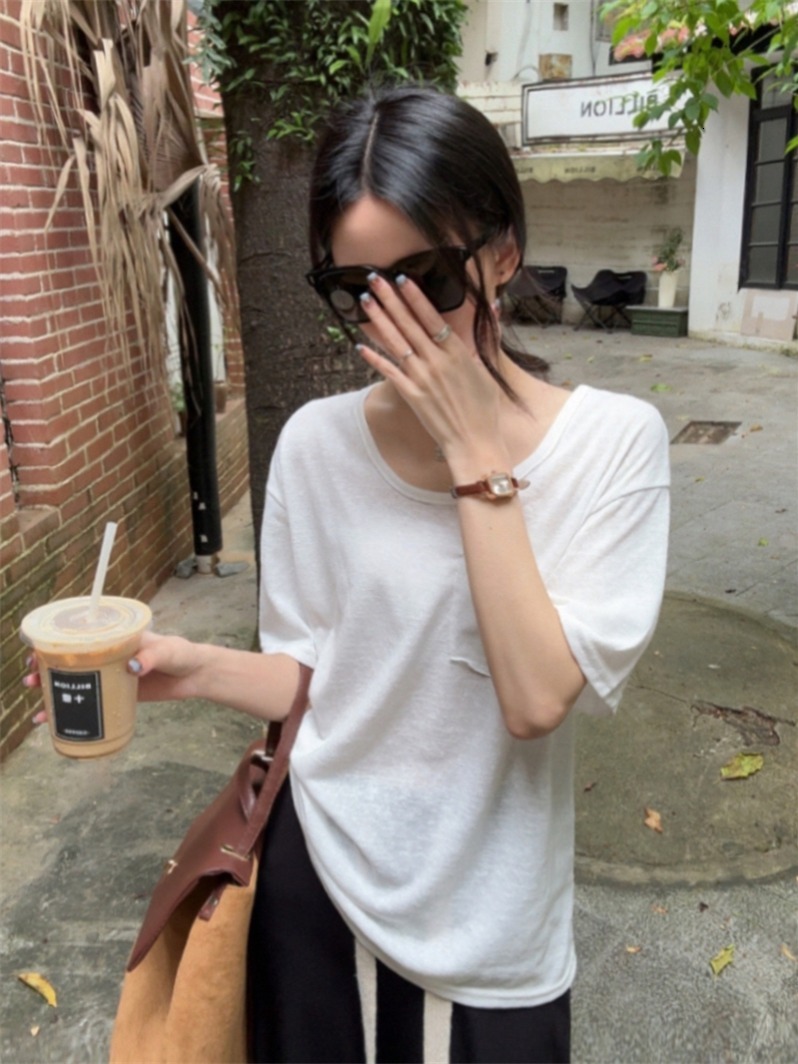 New style bamboo cotton short sleeved T-shirt for women, U-neck loose fit slimming top