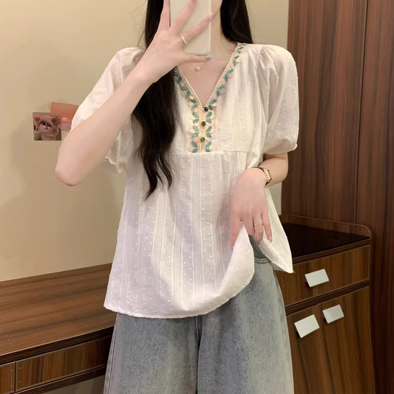 Original fabric plus size women's summer fat mm niche heavy industry embroidery V-neck loose slimming short sleeved top