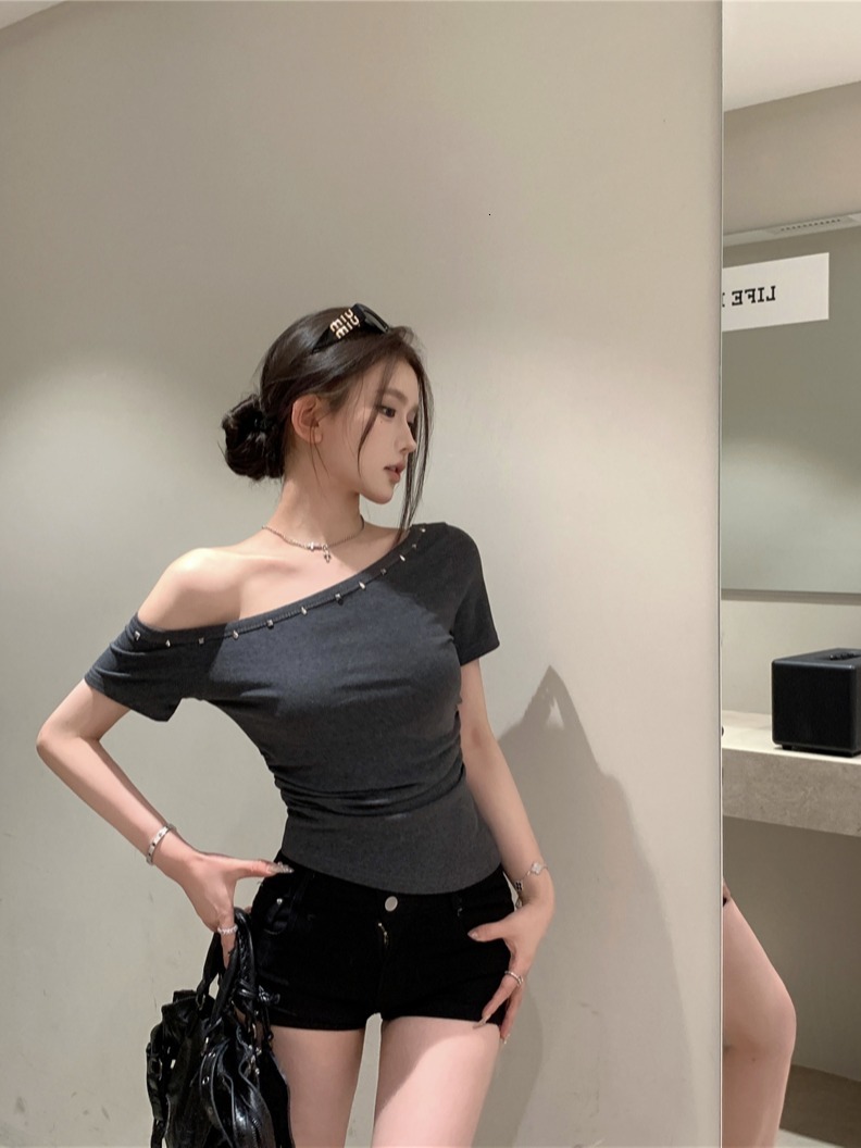 ~Irregular sloping shoulder willow sleeved T-shirt for women's summer waist, short style spicy girl top