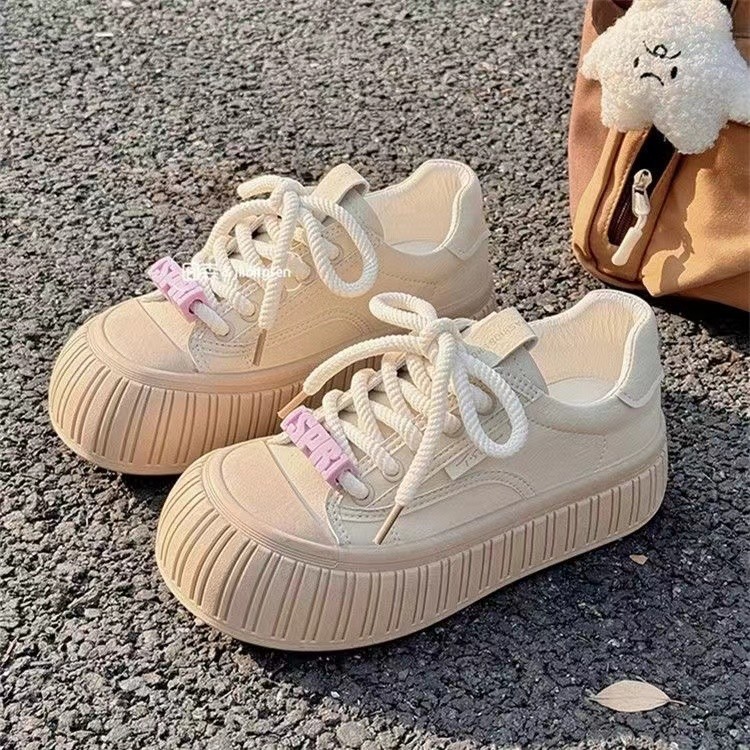 Designer In Black Doll Head Thick White For Women, Spring 2024 New Fashionable And Comfortable Soft Sole Trendy Casual Board Shoes Wholesale