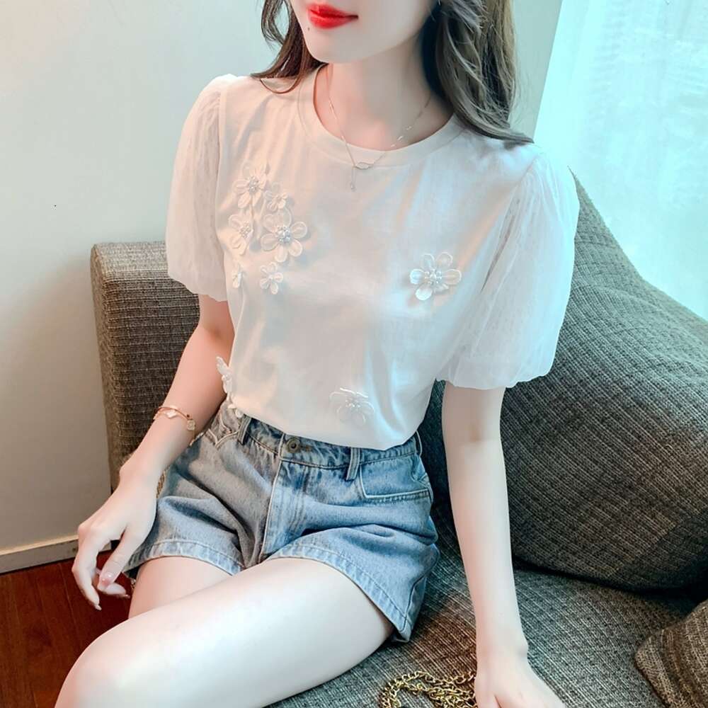 Flower studded short sleeved T-shirt for women in the summer of 2024, new loose and elegant ladies with a foreign style top, versatile base shirt
