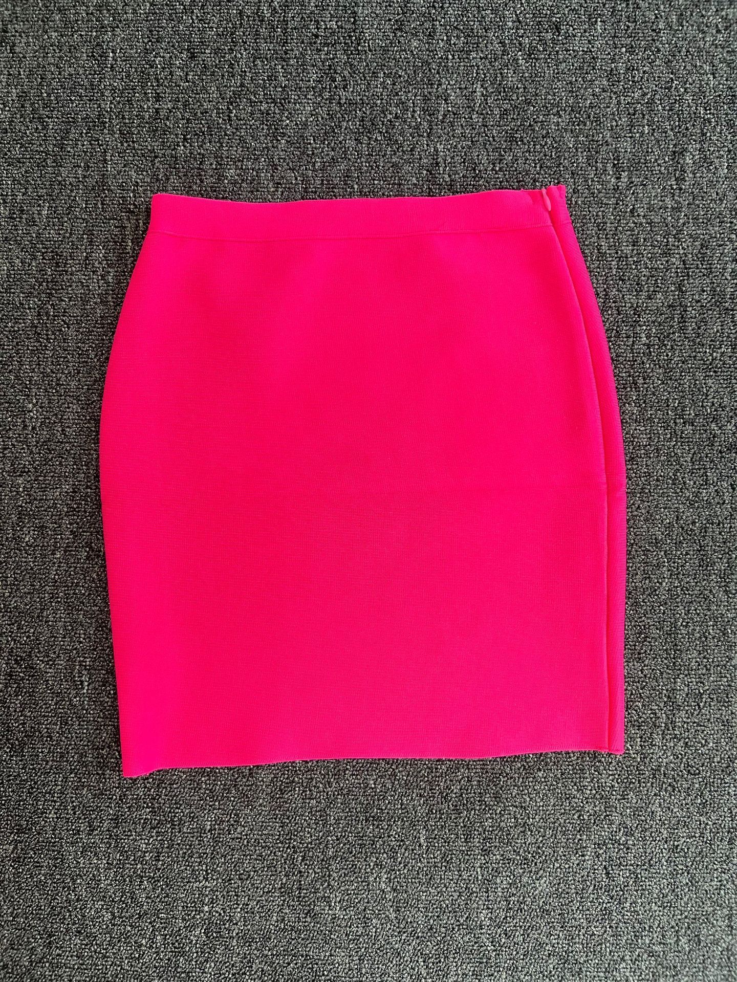 Skirts High Quality Sexy Fashion Celebrity Red Black Mini Rayon Shoulder Strap Ski Women's Office Pencil Skirt Tank Top 230403