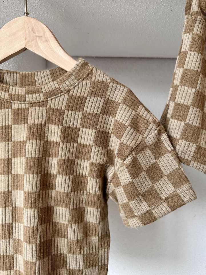 Clothing Sets 2 pcs Summer baby retro outfits plaid top and shorts Loose neutral short sleeved set kids neutral clothes