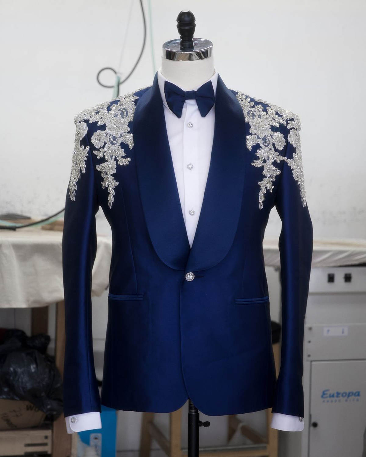 Formal Men Wedding Suits 2 Pieces Appliques Custom Made Handsome Wedding Tuxedos For Business Groom Wear