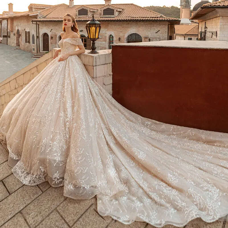 Elegant special Dresses Sexy Off Shoulder Beads Appliques Lace Bridal Gowns Custom Made Lace-Up Back Sweep Train Robe De Mariee