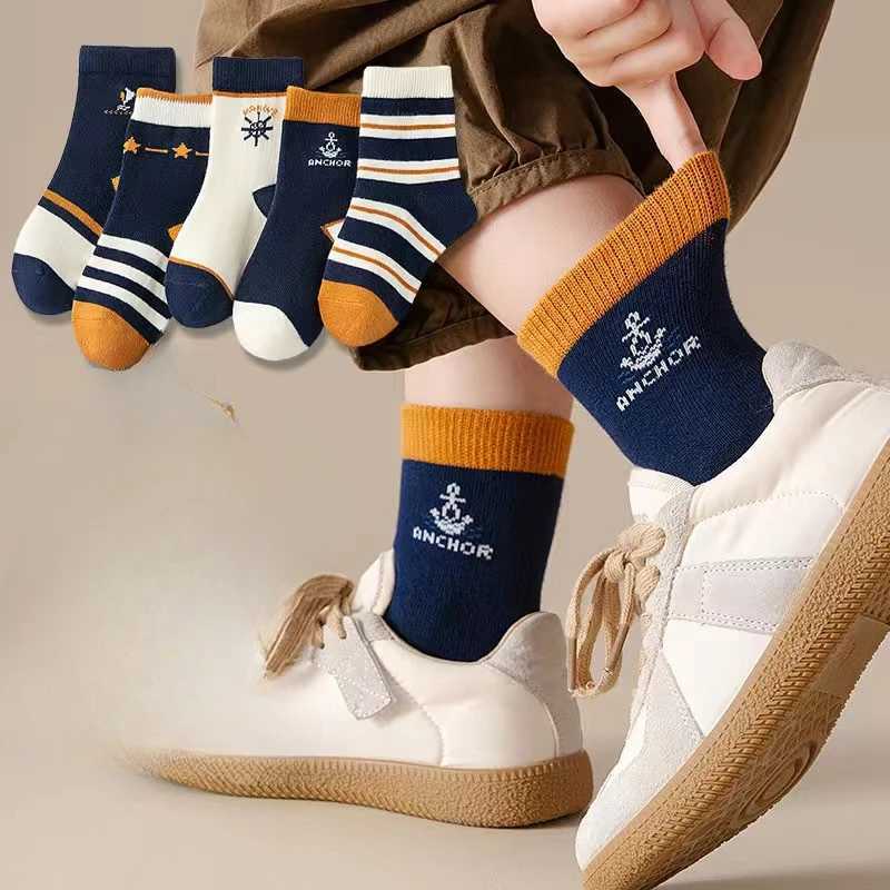 5 pairs of autumn and winter season new childrens sports cartoon printing Korean version fully matched socks trendW240715