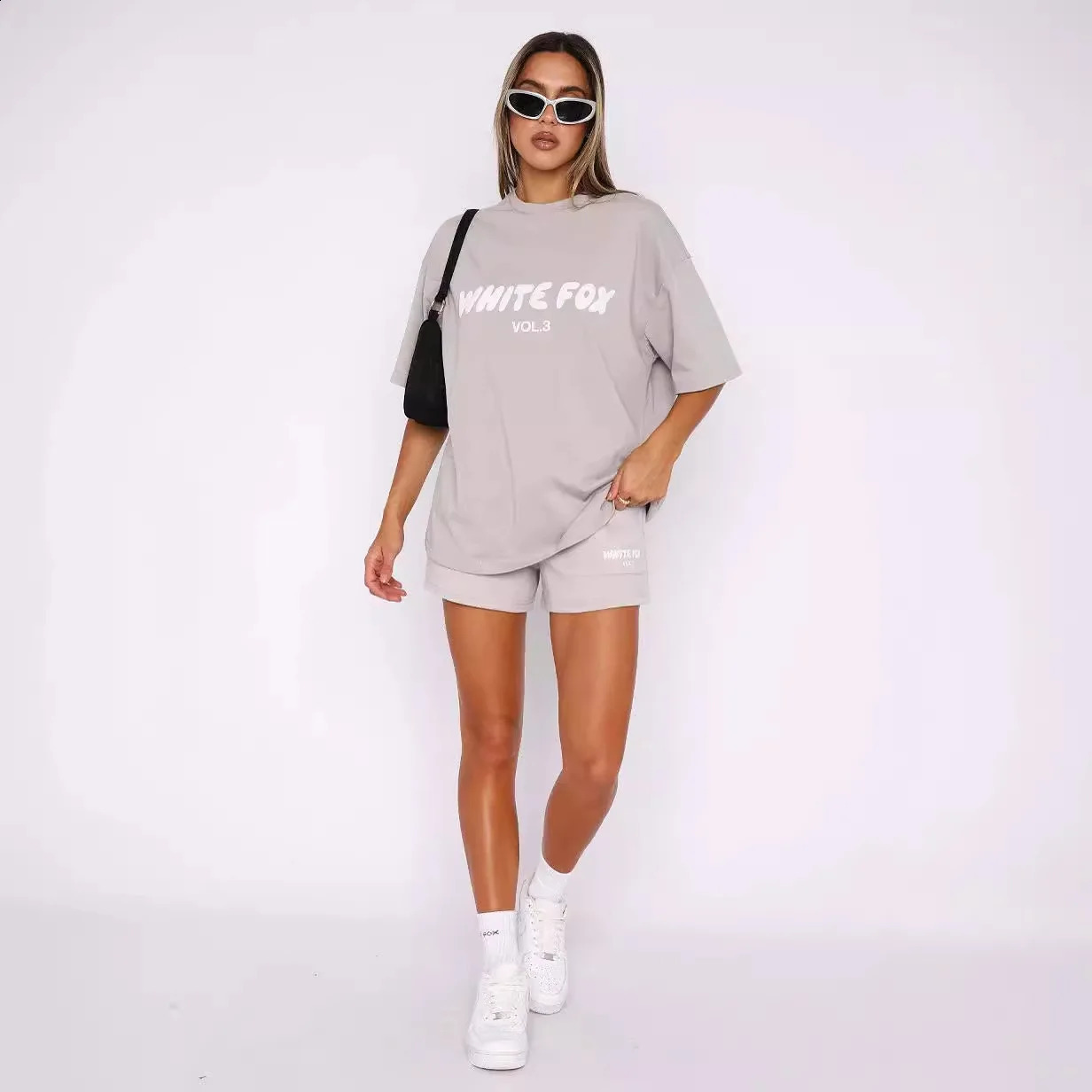 European and American spring autumn winter hoodie sets with fashionable sporty s short sleeved pullover shorts set 240713w