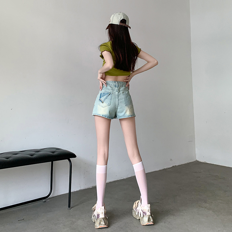 Light blue denim short for women, 2023 summer new high waist slimming American style spicy girl half skirt pants