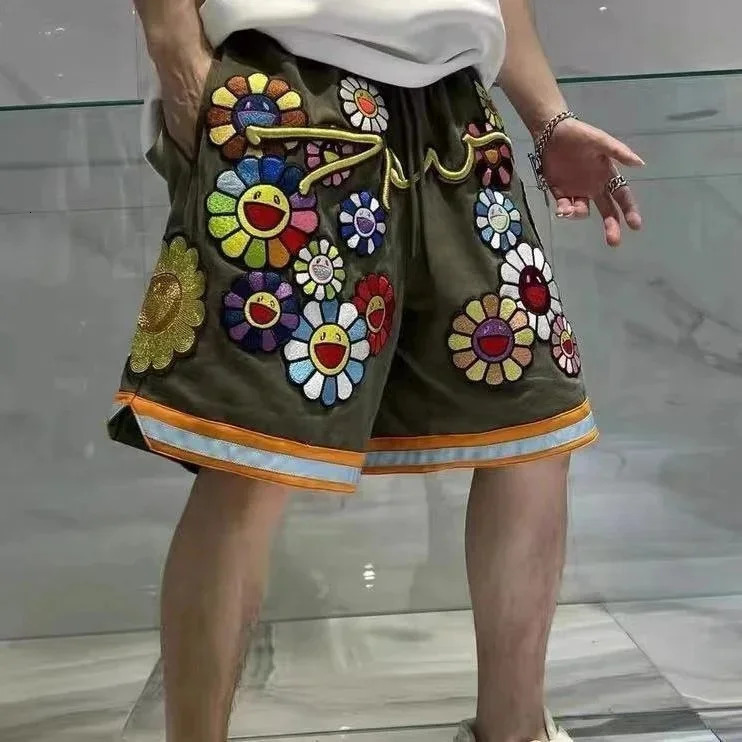 Japanese Style Embroidered Shorts For Men Fashion Sunflower Printed Women Summer Causal Anime Beach Y2k 240708