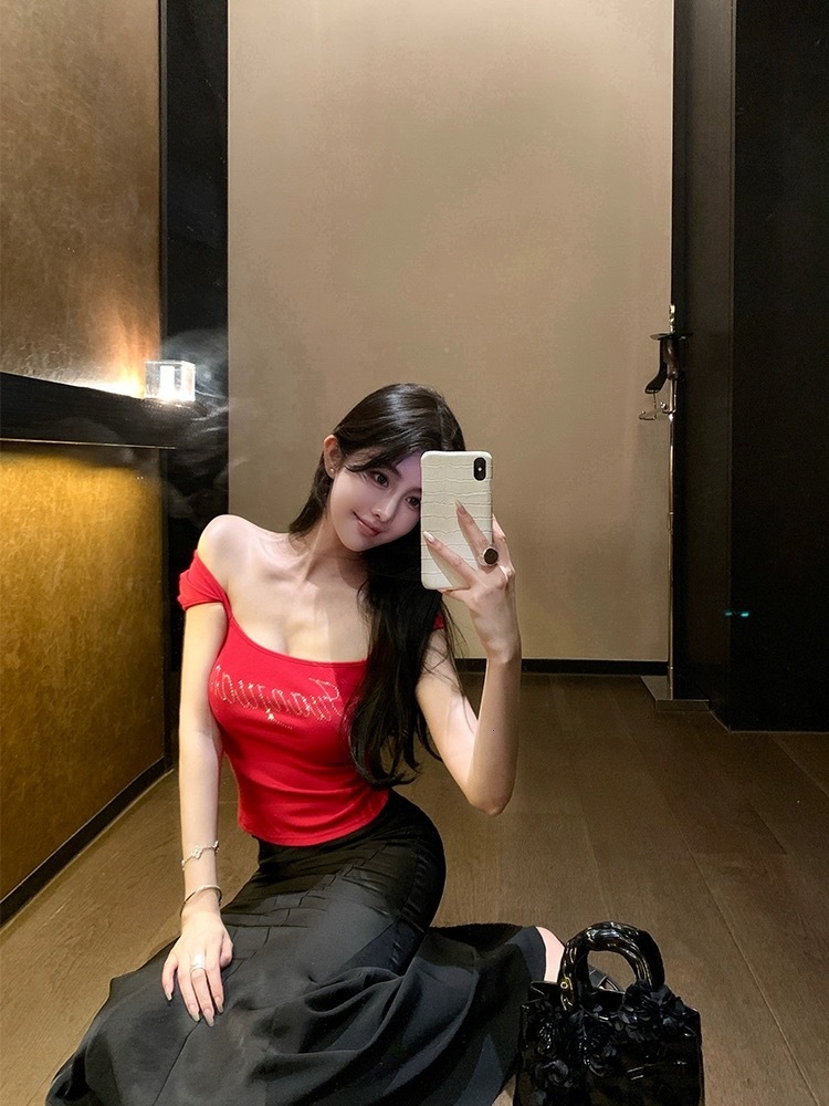 Han Yujia stamping diamond letter print square neck sleeved T-shirt for women's summer American hot girls, tight fitting and slimming short top