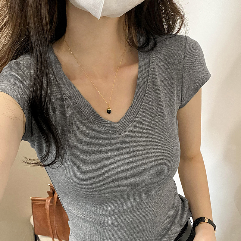 Korean casual simple versatile slimming solid color V-neck short sleeved T-shirt for women with stretch and slim fit