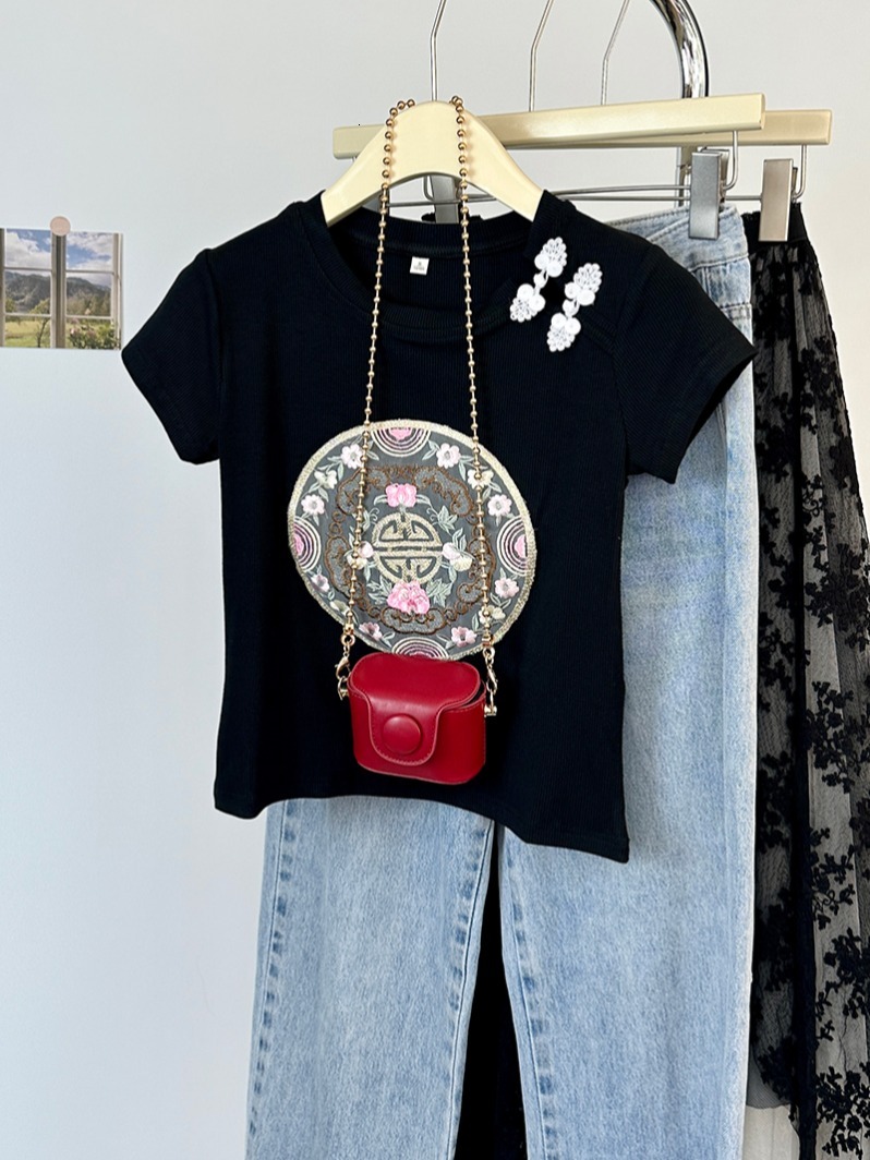 Womens Designer t shirts For Women t shirt With Letter And Dot Fashion Embroidered letters Summer Short Sleeved Top Tee Woman Clothing